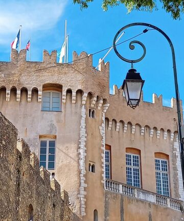 Visite Privée de Cagnes-sur-Mer avec un guide officiel du Ministère de la Culture